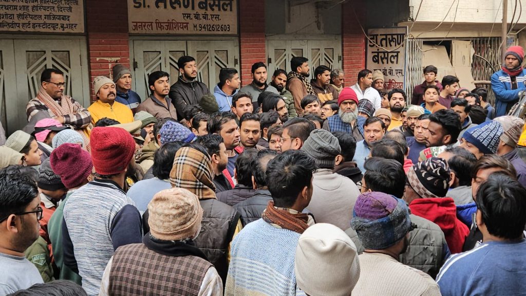 अतिक्रमण हटाने को लेकर भारी हंगामा