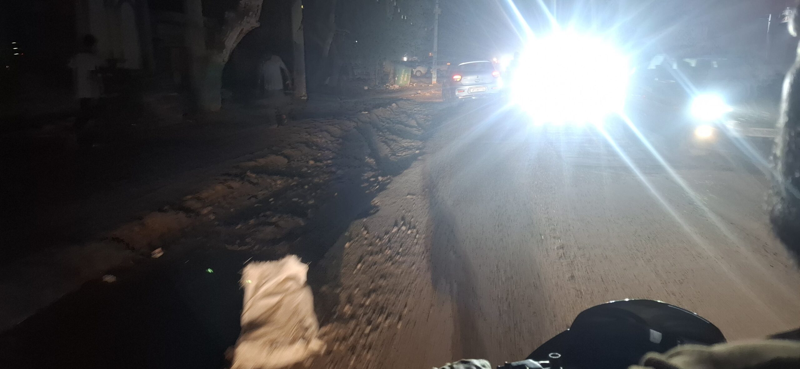 सिकंदराबाद में सड़क चौड़ीकरण बना मुसीबत, अधूरा कार्य बना जनता और व्यापारियों की परेशानी का सबब