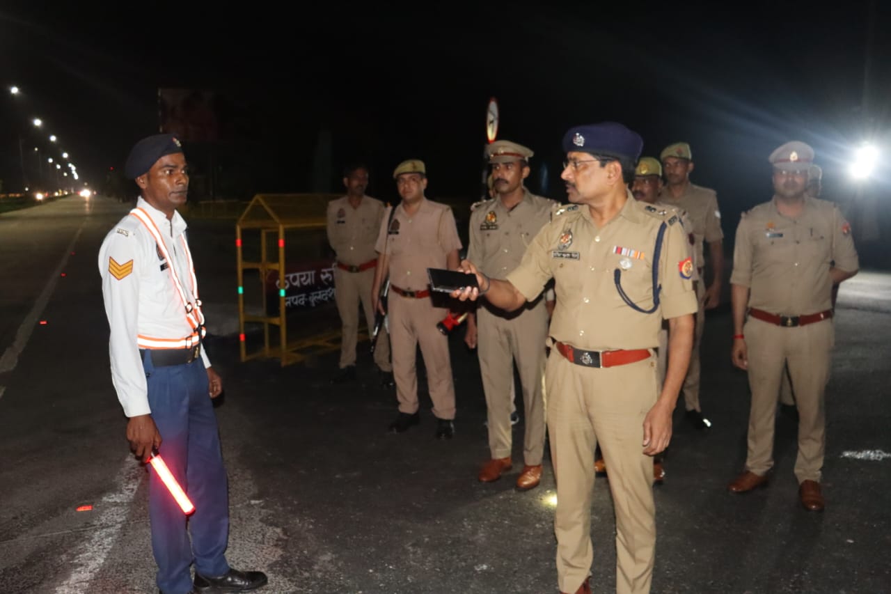 Bulandshahr: कांवड़ यात्रा से पहले बुलंदशहर एसएसपी का निरीक्षण, सुरक्षा व्यवस्थाओं का लिया जायजा