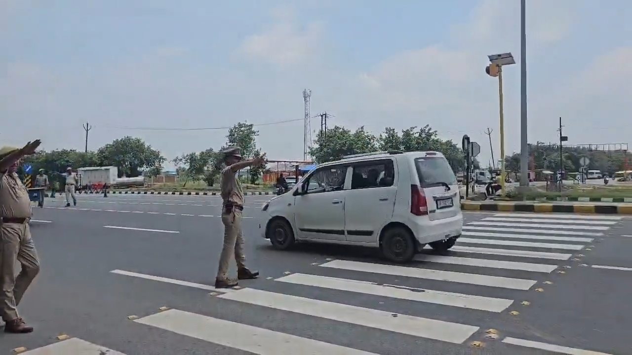 कांवड़ मार्ग पर तेज़ रफ़्तार वाहनों पर शिकंजा, 25 चालान, 50 को चेतावनी