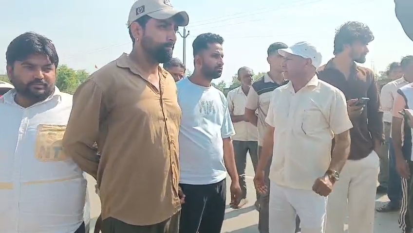 सिकंदराबाद: कूड़े का पहाड़ बना आफत, जहरीले धुएं से भड़के ग्रामीण